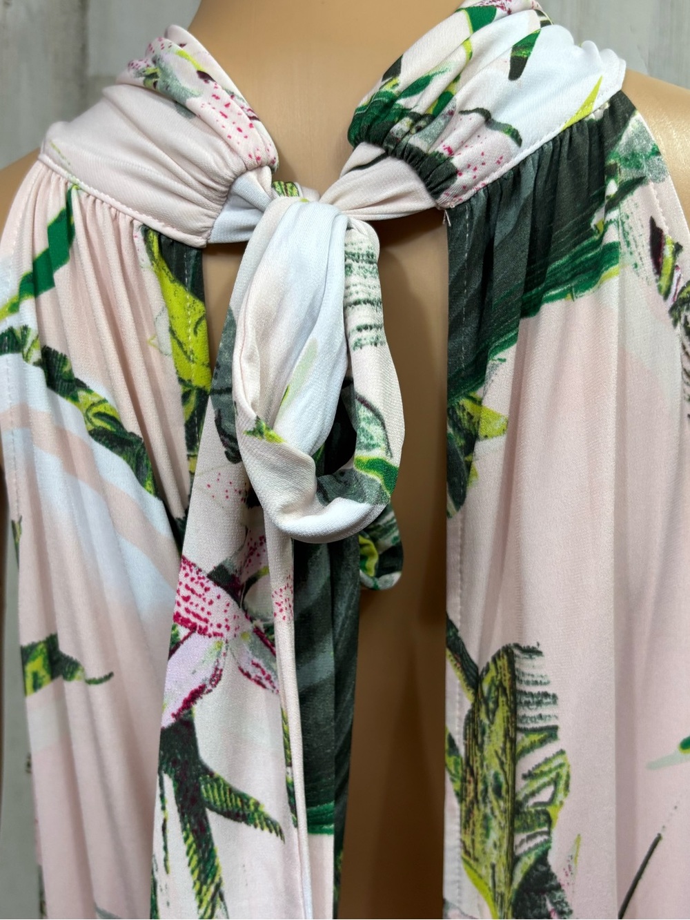 New York & Company High-Neck Tropical Print Floral Wide-Leg Jumpsuit - Picture 7 of 10